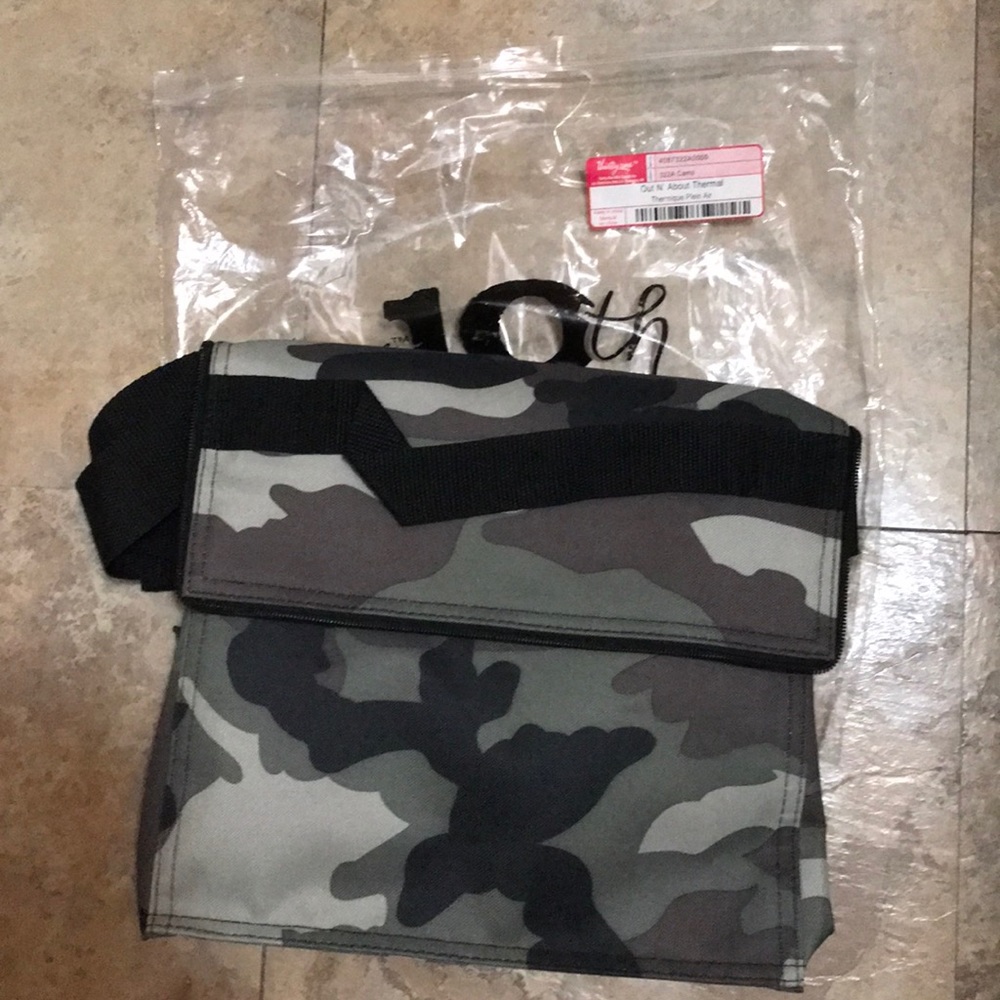 Thirty one camo lunch bag
